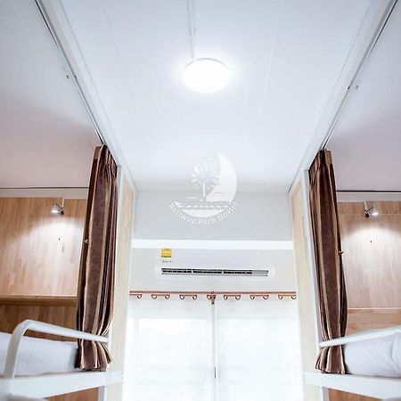 Railway Park Hostel Chiang Mai Esterno foto