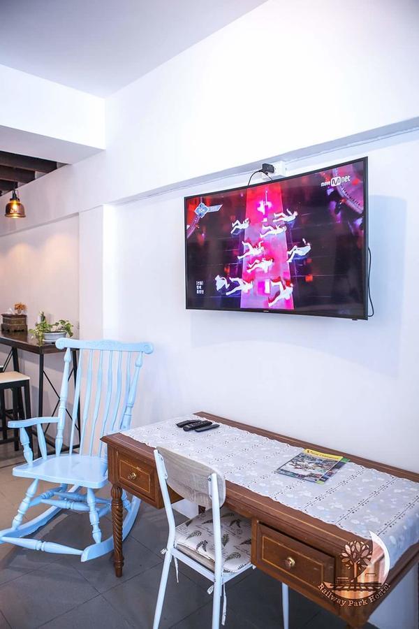 Railway Park Hostel Chiang Mai Esterno foto