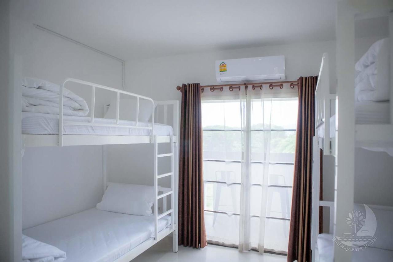 Railway Park Hostel Chiang Mai Esterno foto